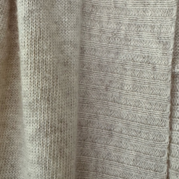 Doe & Rae Ribbed Detail Cream Cardigan with Split Back - Picture 3 of 6